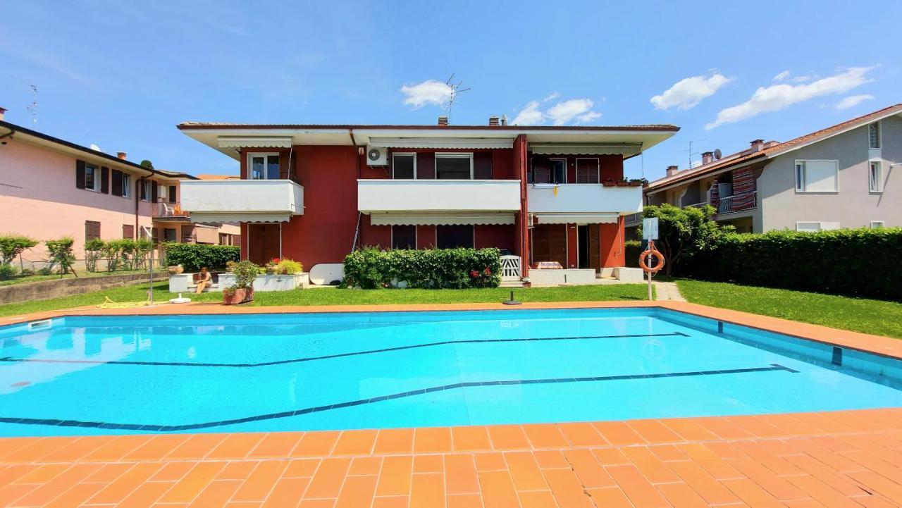 Chiara Pool Apartment Бардолино Экстерьер фото