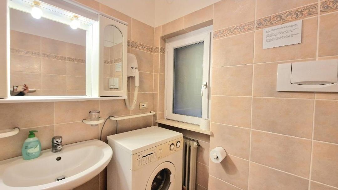 Chiara Pool Apartment Бардолино Экстерьер фото
