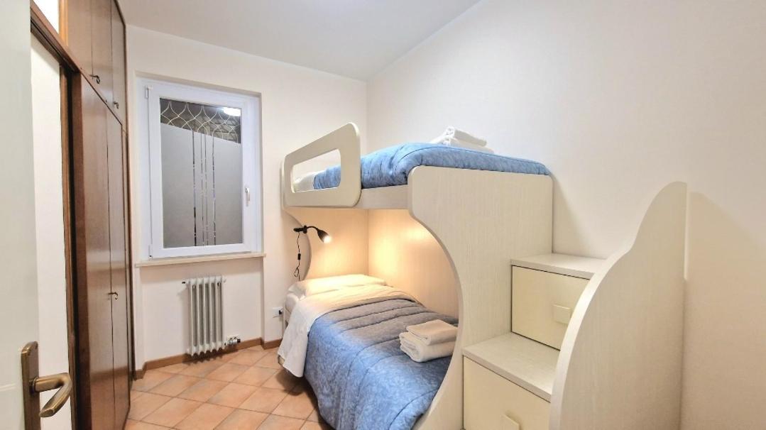 Chiara Pool Apartment Бардолино Экстерьер фото